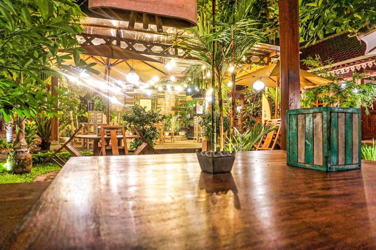 The Wisma Pulau Merah Pasanggaran Bagian luar foto