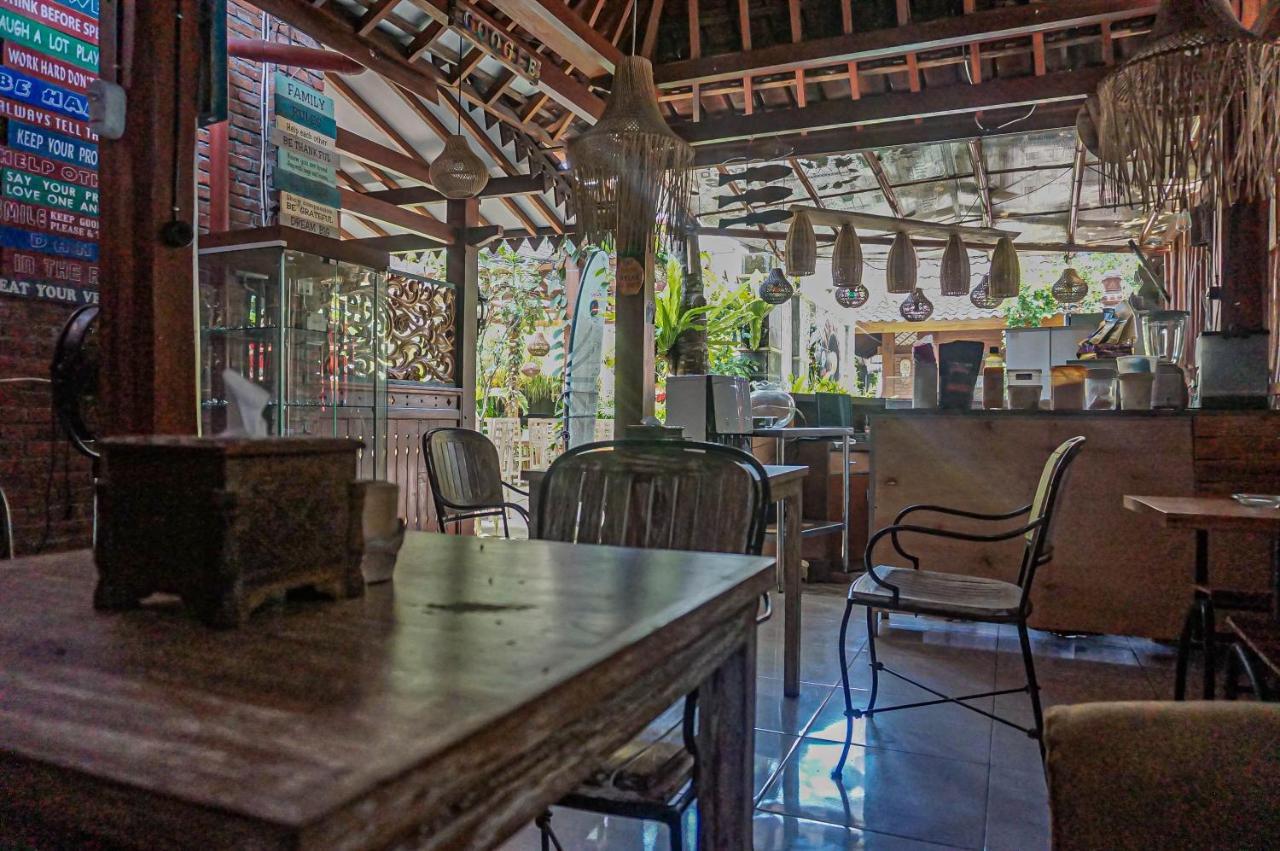 The Wisma Pulau Merah Pasanggaran Bagian luar foto